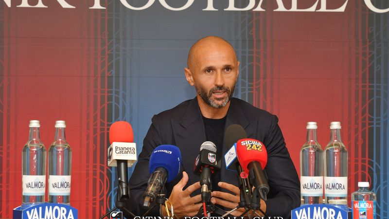 Il direttore sportivo Fortunato Varrà in sala stampa